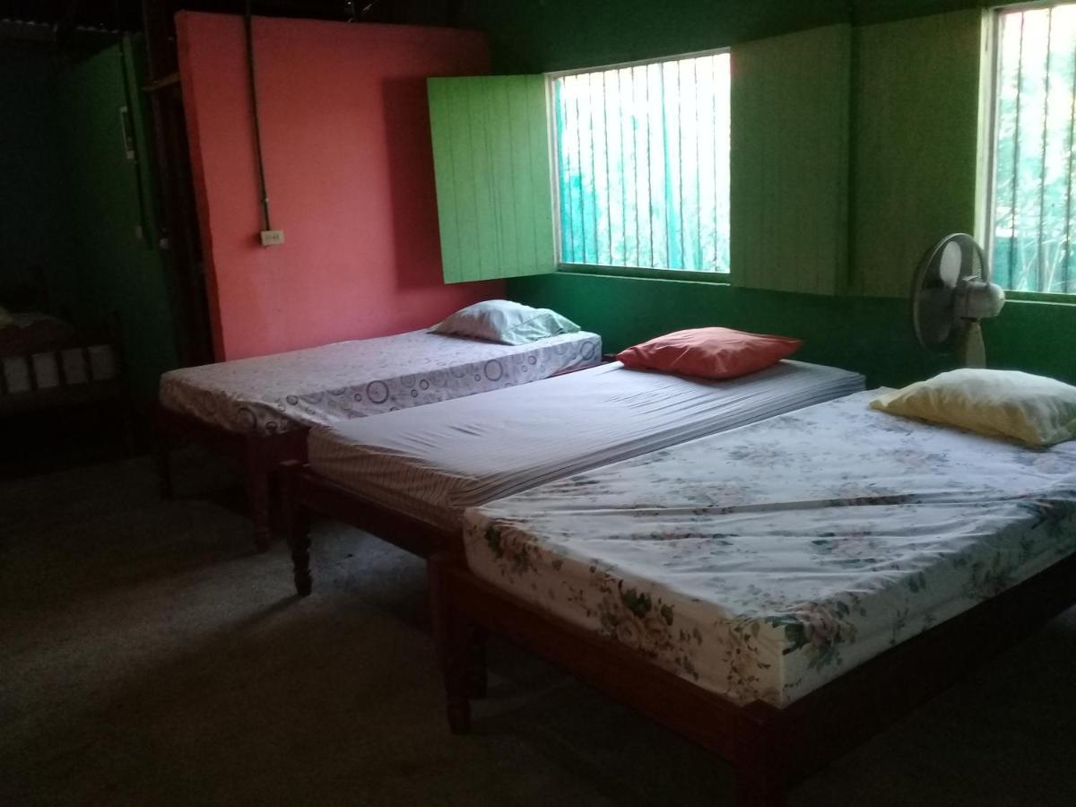 Hostal Maria ริวาส ภายนอก รูปภาพ