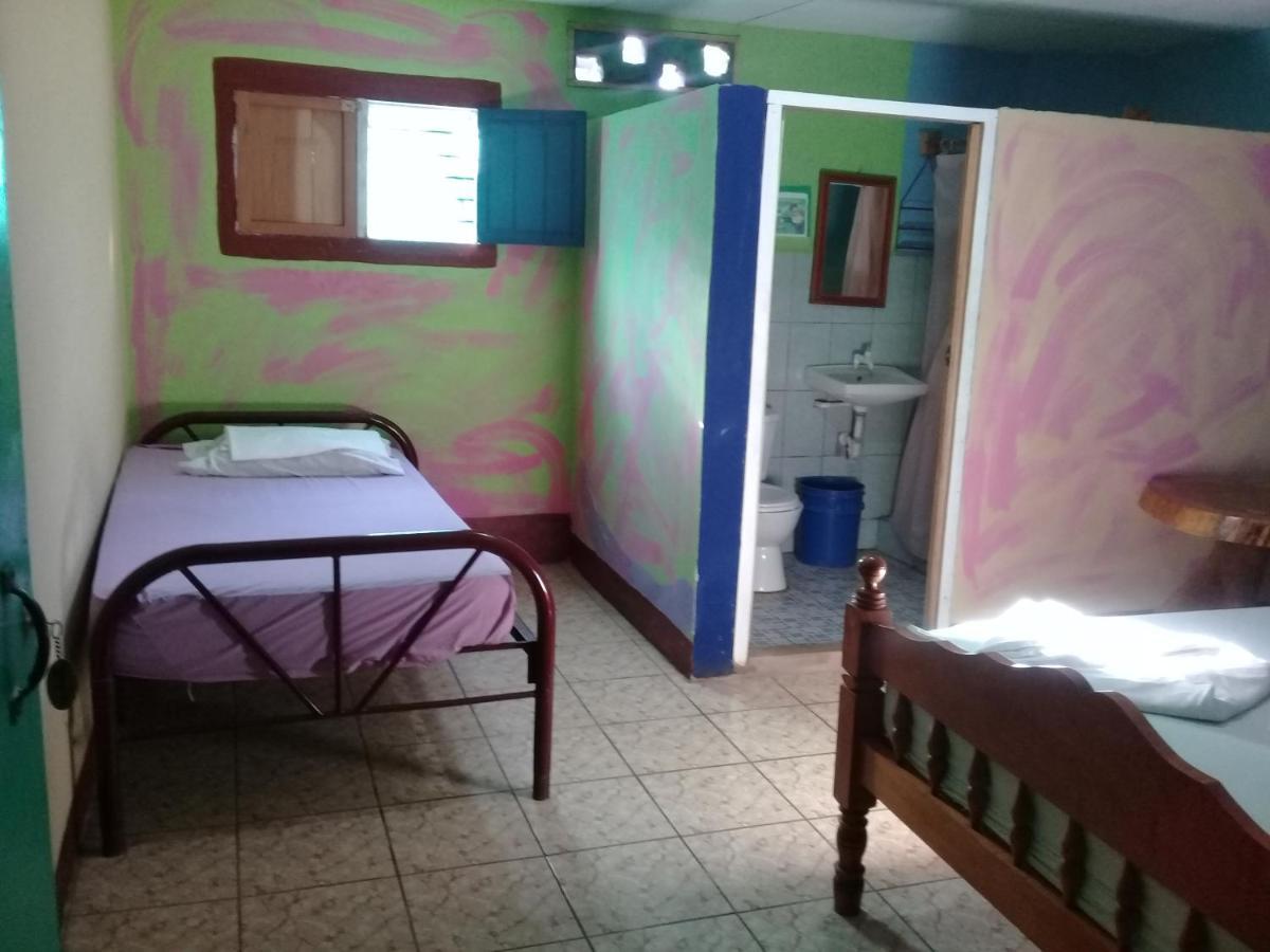 Hostal Maria ริวาส ภายนอก รูปภาพ