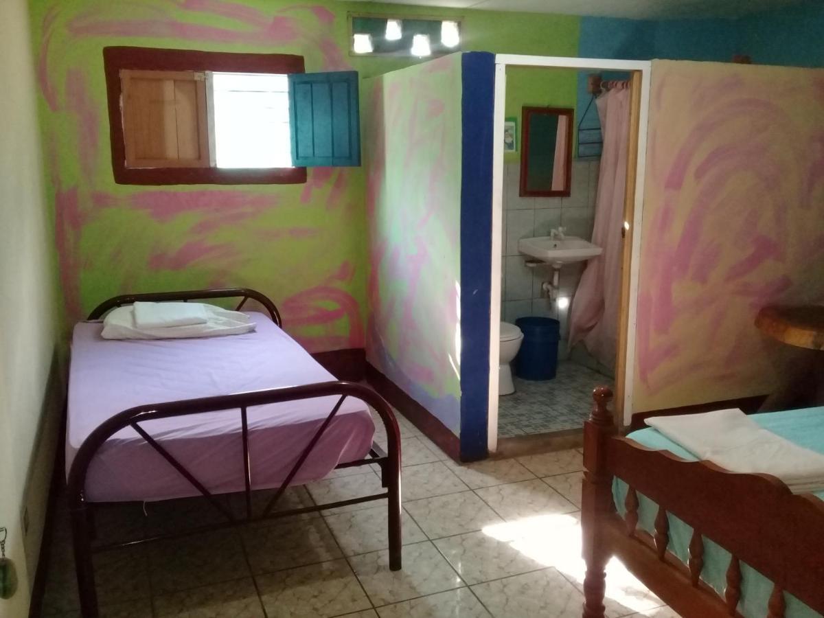 Hostal Maria ริวาส ภายนอก รูปภาพ