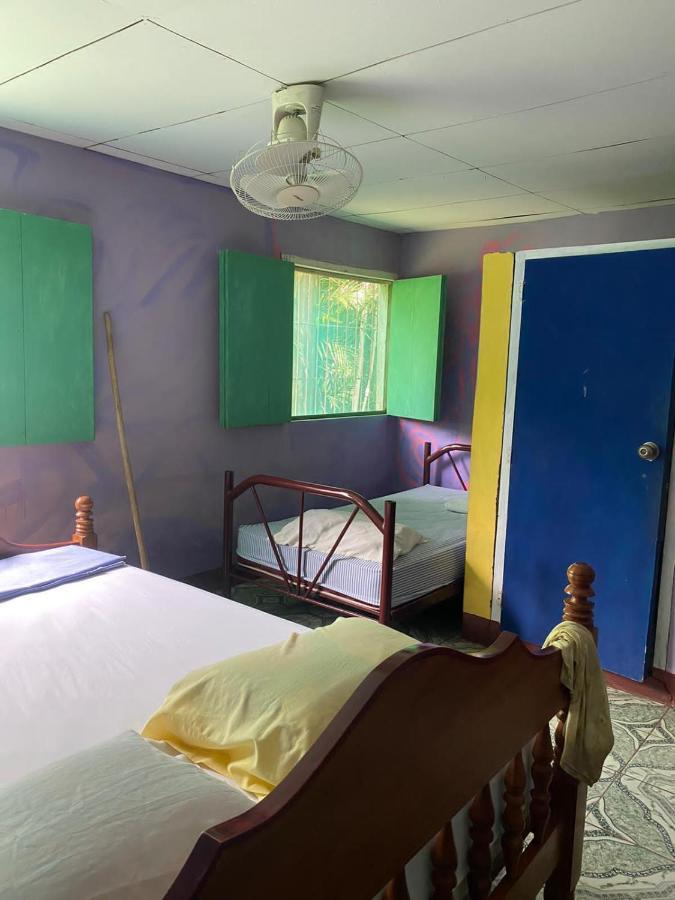 Hostal Maria ริวาส ภายนอก รูปภาพ