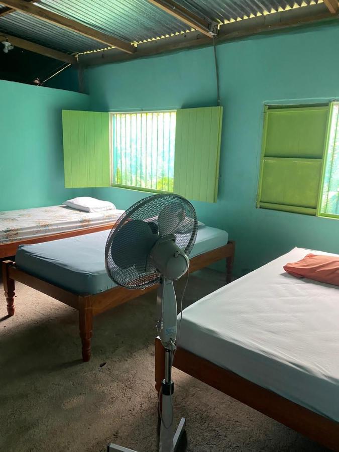 Hostal Maria ริวาส ภายนอก รูปภาพ