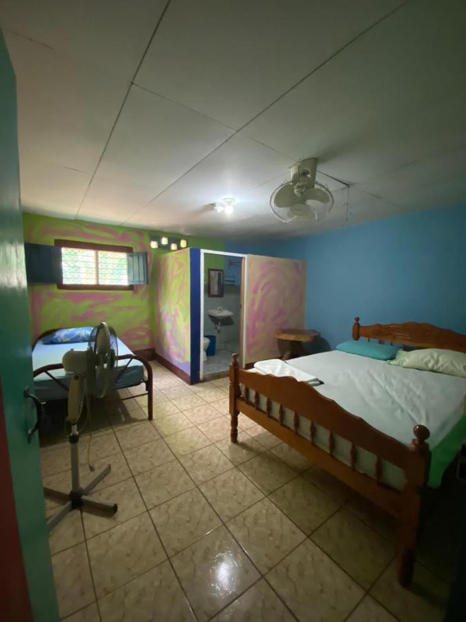 Hostal Maria ริวาส ภายนอก รูปภาพ
