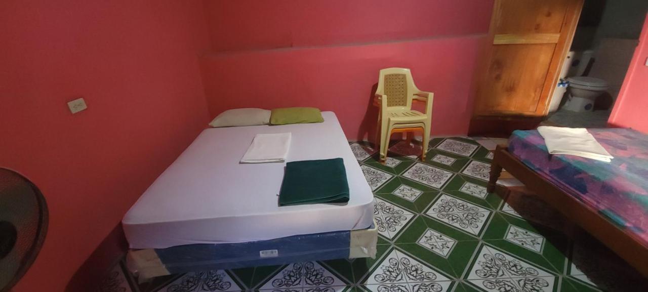 Hostal Maria ริวาส ภายนอก รูปภาพ