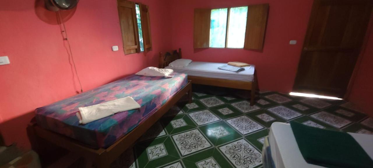 Hostal Maria ริวาส ภายนอก รูปภาพ