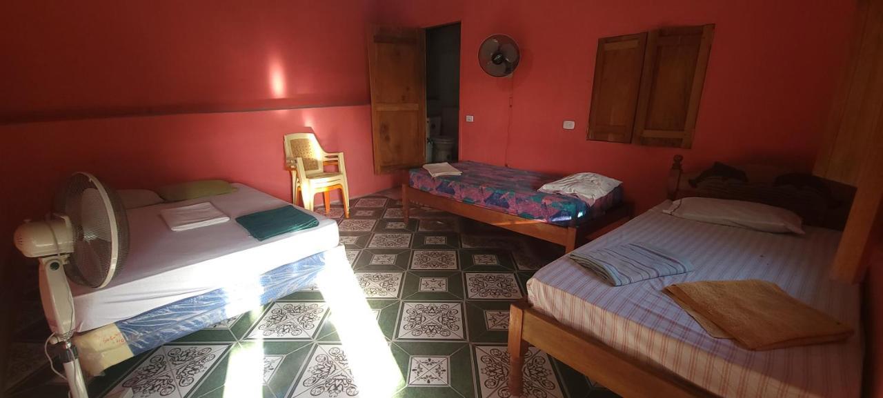 Hostal Maria ริวาส ภายนอก รูปภาพ