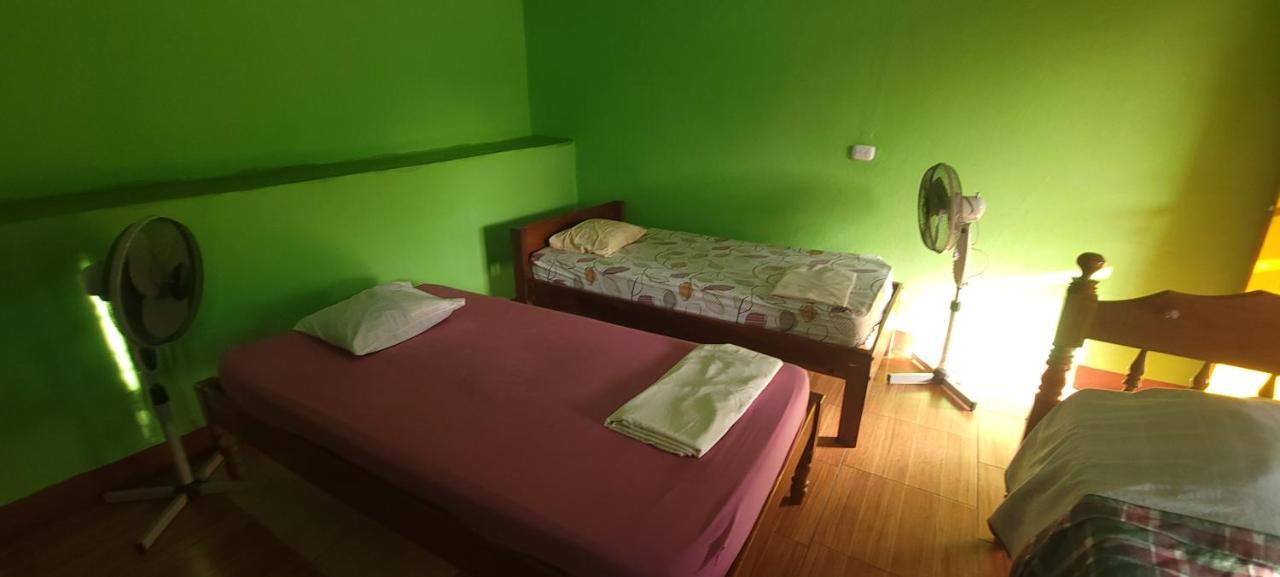 Hostal Maria ริวาส ภายนอก รูปภาพ